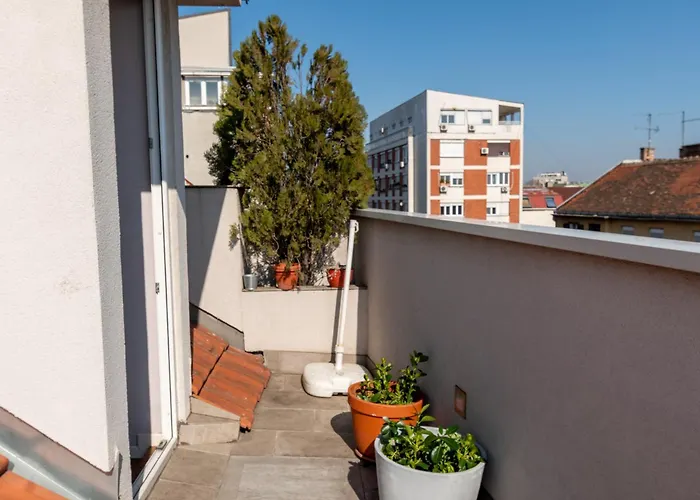 Klara Vracar 90 M2, Dve I Po Spavace Sobe